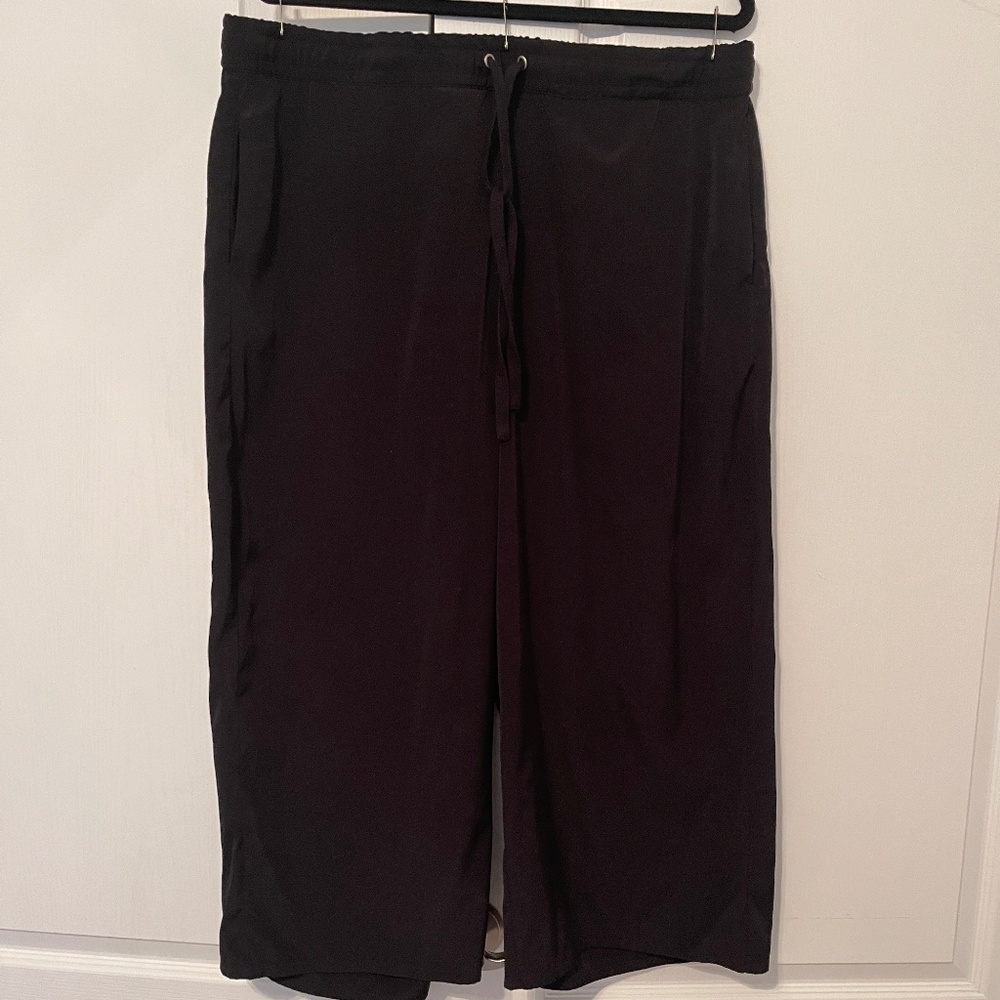 New York & Company Soho Street Capri Wide Leg XL